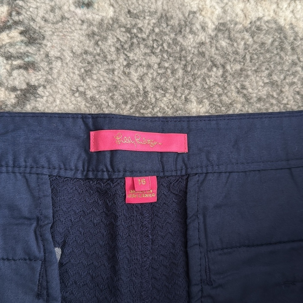 Lilly Pulitzer Buttercup Scallop Hem Navy Shorts - Picture 4 of 11